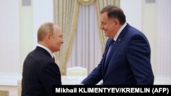 Vlagyimir Putyin a Kremlben fogadja Milorad Dodikot 2022. szeptember 20-án