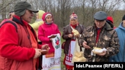  Установка ритуального столба Юпа возле древней столицы чувашей — города Сувар