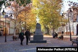 The pedestal left after a statue of Aleksander Suvorov was taken away by Russian troops