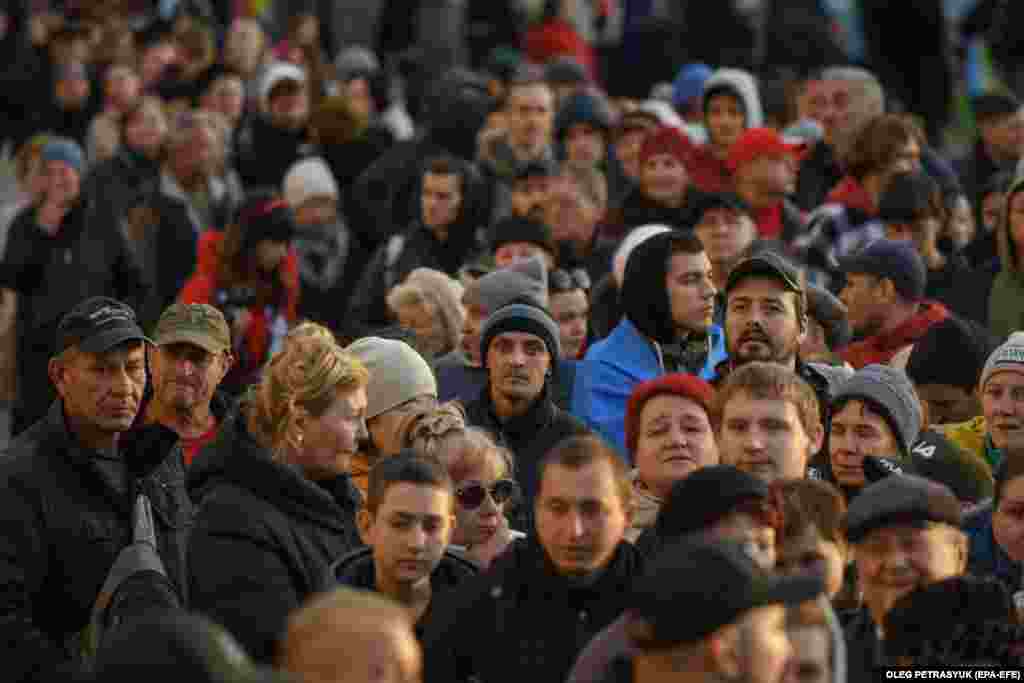 Humanitarian aid agencies hope to provide food assistance to nearly 100,000 people in and around Kherson -- areas that had not been reached since Russia occupied the area in March.