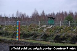 Забор, возведенный на украинско-белорусской границе, ноябрь 2022 года