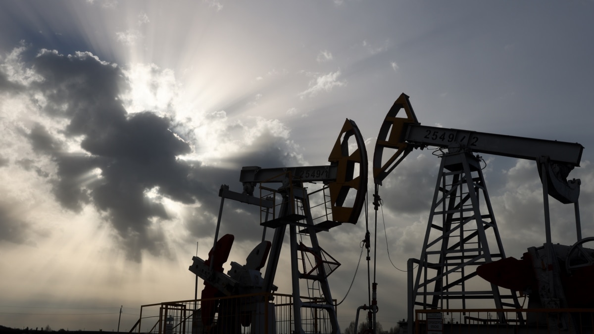 Євросоюз погодив стелю ціни на російську нафту в 60 доларів за барель