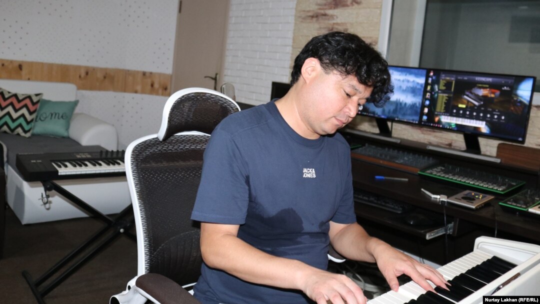 Әйелдерді алдау туралы жаман порнофильмдер