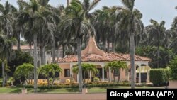 Rezidencija bivšeg predsednika SAD Donalda Trampa Mar-a-Lago gde je 8. avgusta 2022. FBI izvšio pretres u potrazi za poverljivim dokumentima.