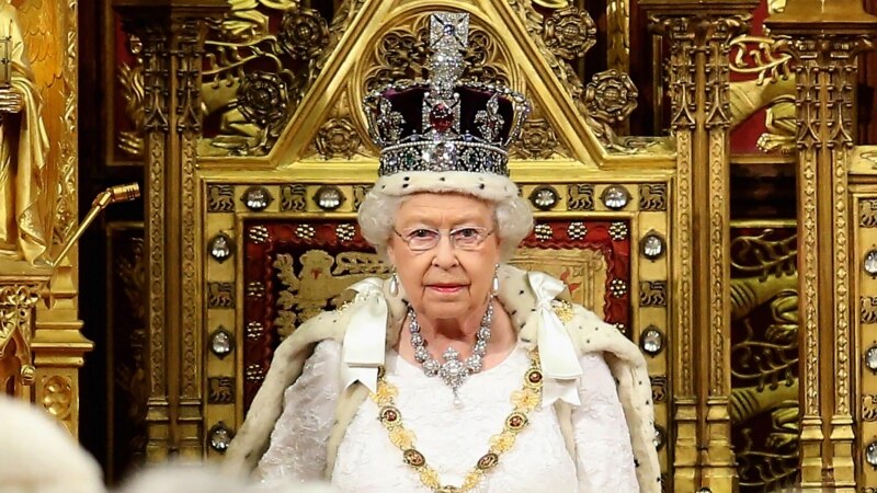 Elizabeth II: Simboli i fuqisë dhe karakterit britanik 
