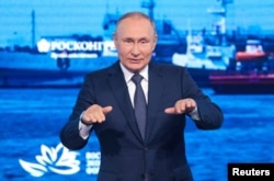 Володимир Путін виступає на Східному економічному форумі у російському Владивостоку. 7 вересня 2022 року