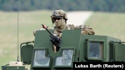 Вайсковец з амэрыканскага кантынгенту NATO ў Нямеччыне. Архіўнае фота