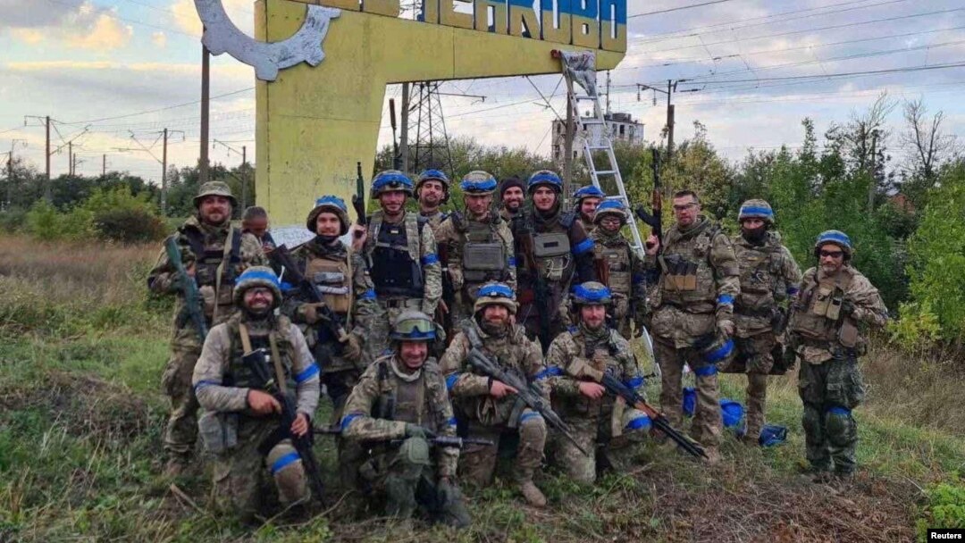 Trupele ucrainene au eliberat localitatea Vasylenkove, situată în regiunea Harkov. Fotografia a fost publicată pe Twitter pe 10 septembrie 2022 de către fortețele armate ale Ucrainei. 