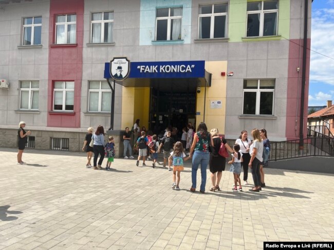 Shkolla Fillore "Faik Konica" në Prishtinë, 6 shtator 2022.