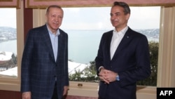 Ердоган и Мицотакис по време на среща в Истанбул през март тази година.