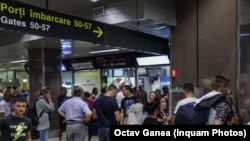 Companiile operează mai puține rute, cu costuri mai mari din pricina prețului combustibilului, dar cererea e încă mare. Imagine generică, Aeroportul Henri Coandă (Otopeni), București