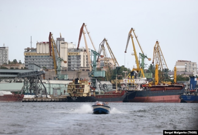 Вид на морський порт у Херсоні, вересень 2022 року