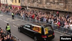 Жители Эдинбурга прощаются с королевой Елизаветой II, 11 сентября 2022 года