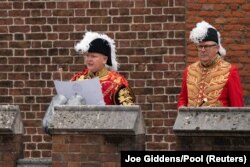 مرراسم رسمی معرفی چارلز سوم به عنوان پادشاه بریتانا در بالکن کاخ سنت جیمز