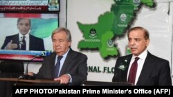 UN chief Antonio Guterres attends a press conference in Islamabad with Pakistani Prime Minister Shehbaz Sharif.