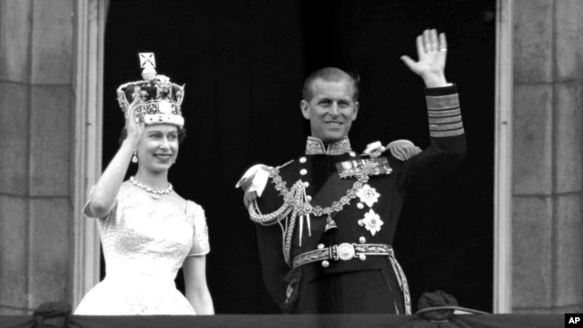 Mbretëresha Elizabeth II dhe bashkëshorti i saj, Duka i Edinburgut. Qershor, 1953.