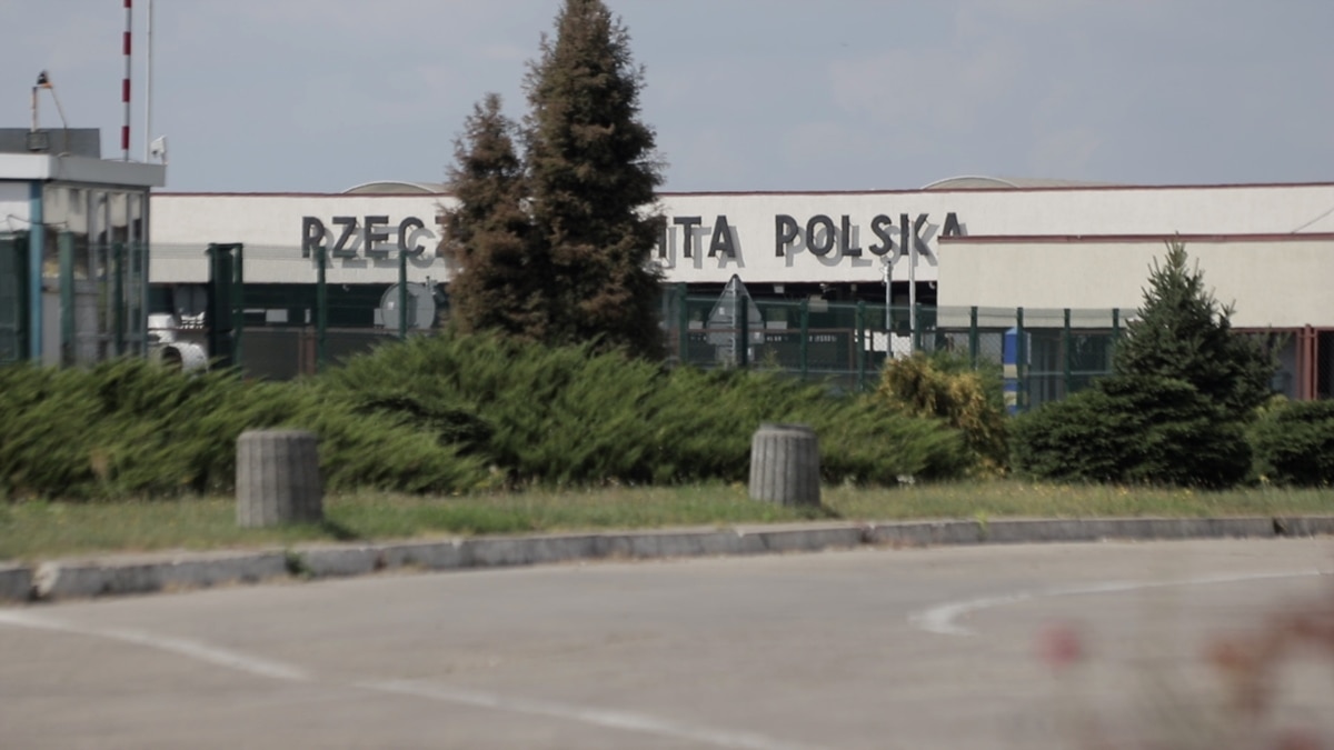 Митниця попереджає про блокування пункту «Корчова – Краковець» на польському кордоні