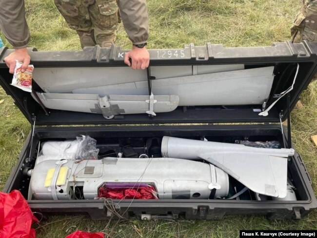 Захоплений під час наступу ЗСУ російський безпілотник-розвідник «Орлан-10». Його електроніка китайська, модуль навігації швейцарський, а у Штатах виготовлені датчики контролю польоту