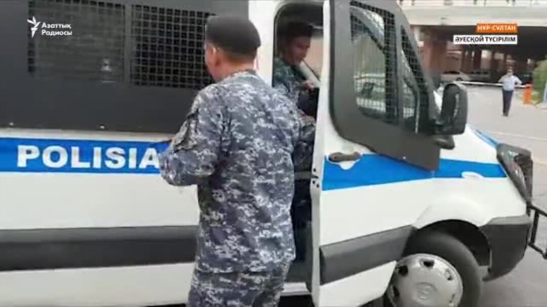 Пизда ішіндегі порно мүшесі