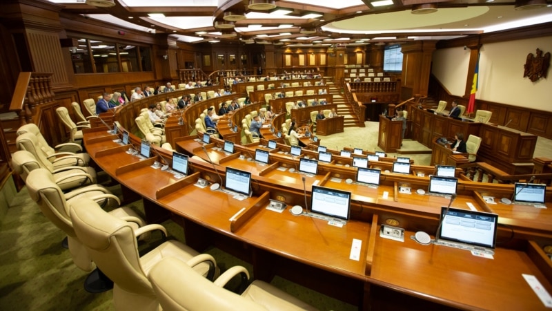 În lipsa opoziției, parlamentul a votat rectificarea bugetară