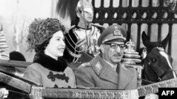 محمد ظاهر شاه پادشاه سابق افغانستان در لندن. عکس از آرشیف