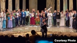 Gənc Tamaşaçılar Teatrının Kollektivi Kalmıkiyada