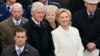 ԱՄՆ 42-րդ նախագահ Բիլ Քլինթոնը կնոջ՝ նախկին պետքարտուղար Հիլարի Քլինթոնի հետ մասնակցում է 45-րդ նախագահ Դոնալդ Թրամփի երդմնակալության արարողությանը, Վաշինգտոն, 20-ը հունվարի, 2017թ․