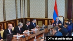 Armenia -- President Serzh Sarkisian hosts consultations on traffic cameras and paid parking services, 2Nov, 2016