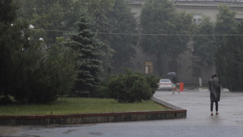 Спасатели предупреждают о ливнях и граде в Симферополе 1 августа