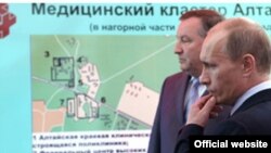 Путин посетил Алтайскую краевую клиническую больницу