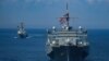 Есмінець ВМС США типу Arleigh Burke та корабель управління і контролю класу Blue Ridge USS Mount Whitney під час американсько-українських морських навчань у Чорному морі