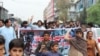 راهپیمایی صدها تن در مخالفت به ساختن میدان هوایی در دشت گمبیری ننگرهار