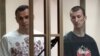 Олег Сенцов (л) и Александр Кольченко в суде