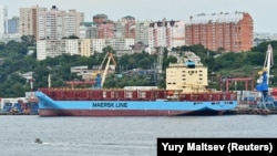 The Danish firm Maersk is one of three shipping companies that is suspending deliveries to and from Russia with the exception of essential supplies. (file photo)