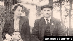 Яўгенія Пфляўмбаўм і Якуб Колас, 1948