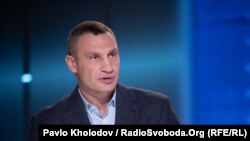 Кличко: «Ми готові приймати хворих у Палаці спорту чи у Виставковому центрі. Готові то готові, але ключове питання: де ми візьмемо лікарів?»