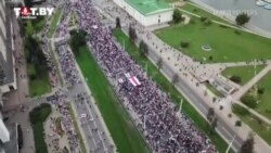 У Мінську тисячам людей, які вийшли на вулиці, перегородили дорогу – відео