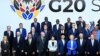 Учасники саміту G20 (Урсула фон дер Ляєн третя праворуч на передньому плані) в Йоганнесбурзі, Південно-Африканська республіка, листопад 2025 року