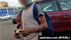 Несмотря на то, что власти Туркменистана заявляют, что забота о детях — ключевая задача государственной политики, правозащитники отмечают, что за последние годы в стране увеличилось не только количество юных попрошаек, но и количество детей, работающих на базарах