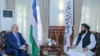 Специальный представитель президента Узбекистана Абдулазиз Камилов с министром иностранных дел «Талибана» Амиром Ханом Муттаки. Кабул, 19 июня 2022 года.