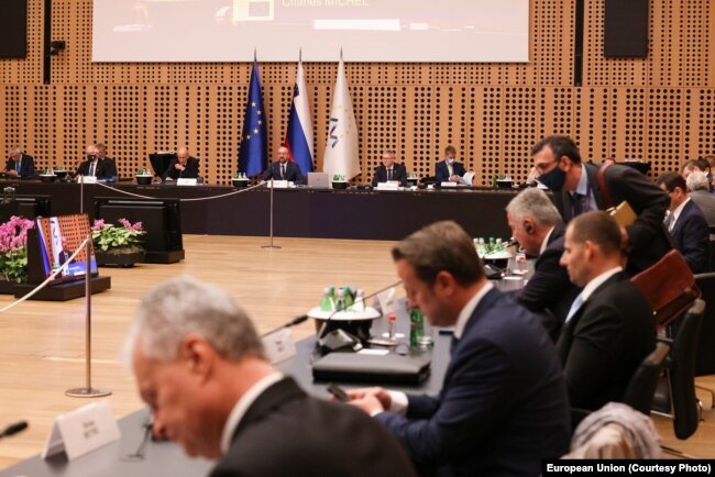 Lideri tokom Samita na kojem je prvi put bio i premijer Španije, države koja nije priznala Kosovo