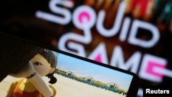 Netflix serija Squid Game gleda se preko mobilnog telefona, 30. rujna 2021.