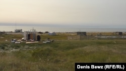 Стойбище (база) оленеводов Айанчаан на берегу Ледовитого океана в 120 километрах от ближайшего населенного пункта