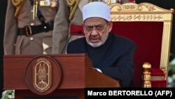 سخنرانی احمد الطیب در جریان دیدار پاپ از بحرین