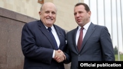 Armenia - Defense Minister Davit Tonoyan (R) meets with former New York Mayor Rudy Giuliani in Yerevan, 22 October 2018.