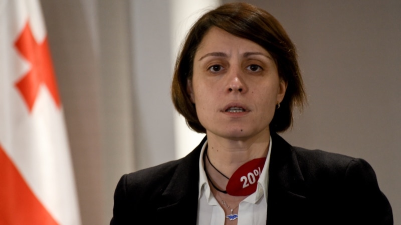 ელენე ხოშტარიას კახა კალაძის  საარჩევნო ბანერის დაზიანებისთვის წელიწადნახევრიანი პატიმრობა მიესაჯა