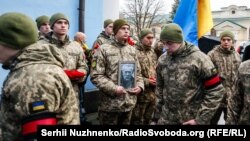 Був у «розстрільних списках». У Києві попрощалися з військовим волонтером Сергієм Максимцем