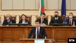 Бугарскиот премиер Кирил Петков денеска беше изгласан во Собранието