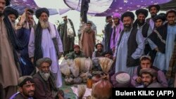 تصویر آرشیف: بازار فروش تریاک در جنوب افغانستان 