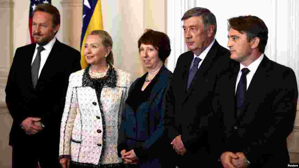 Hillary Clinton i Catherine Ashton sa članovima Predsjedništva BiH, Sarajevo, 30. oktobar 2012. Foto: REUTERS / Dado Ruvić